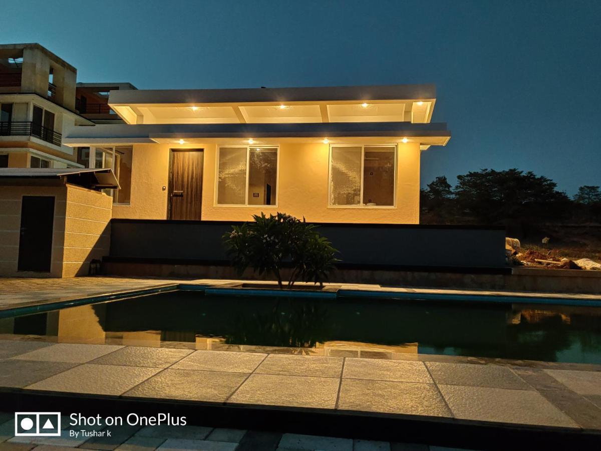 Royal Meadows Igatpuri 2Bhk Poolside Villa Exterior photo