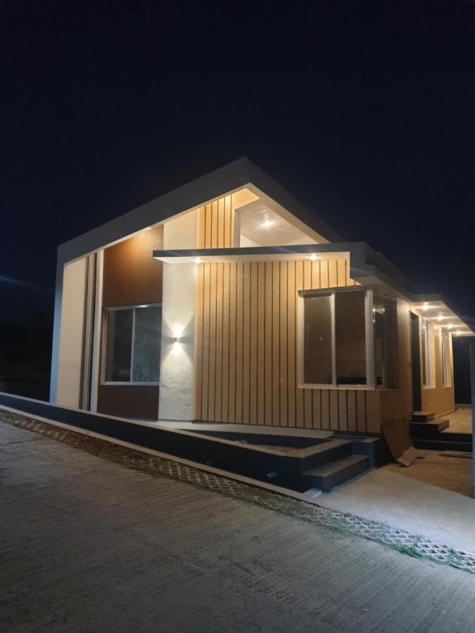 Royal Meadows Igatpuri 2Bhk Poolside Villa Exterior photo